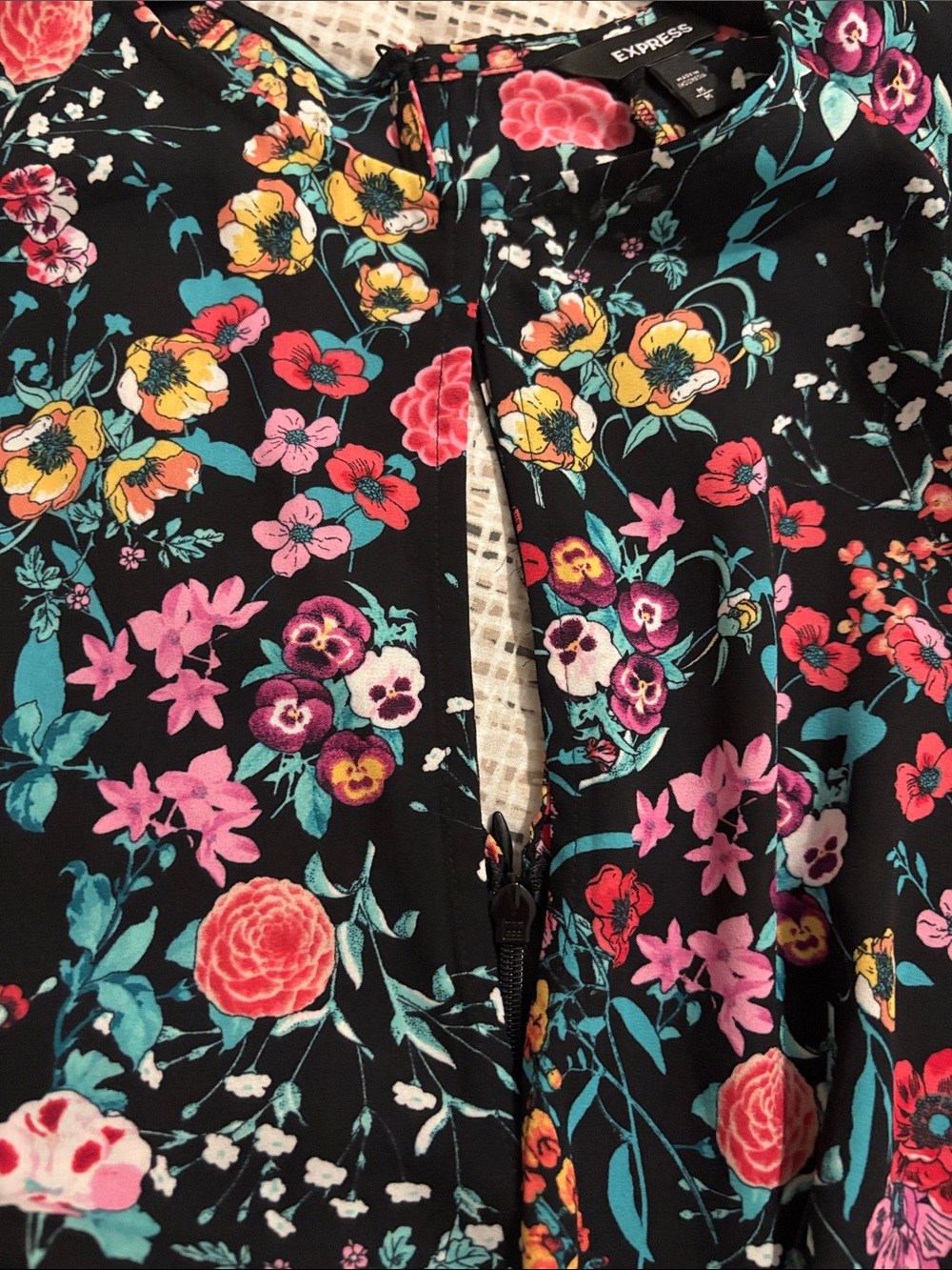 Express Flowy Top - Picture 4 of 8